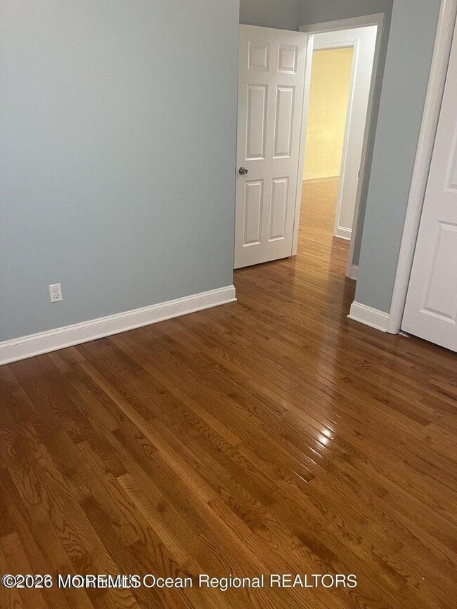 Building Photo - 83 Vanard Dr