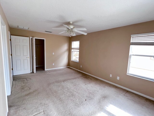 Building Photo - 2160 Retreat View Cir