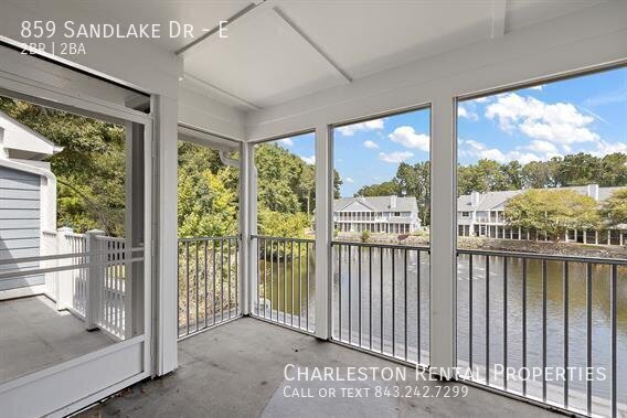 Building Photo - 859 Sandlake Dr