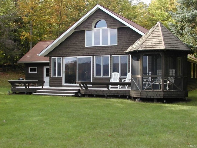 Building Photo - 131 S Shore Rd
