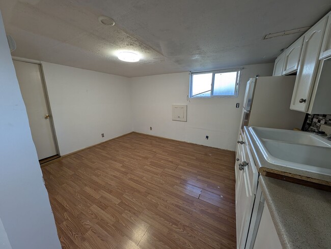 Building Photo - Large Bremerton Original for Rent! Over 23...