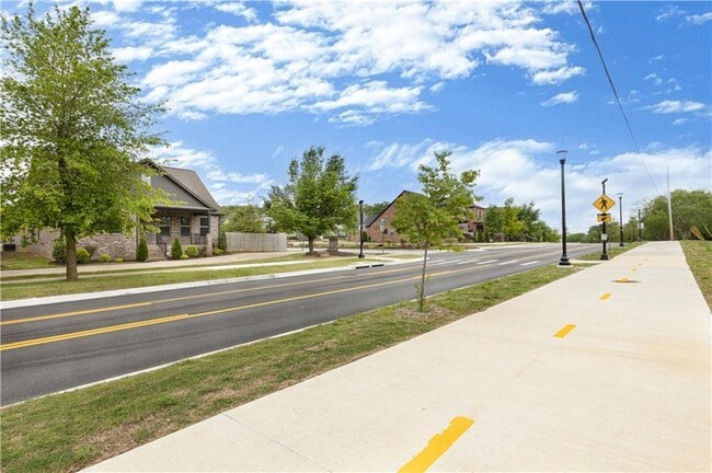 Building Photo - 2630 E Bayside Xing