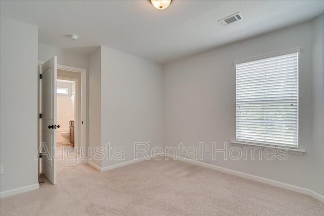 Building Photo - 3028 Ashley Lp