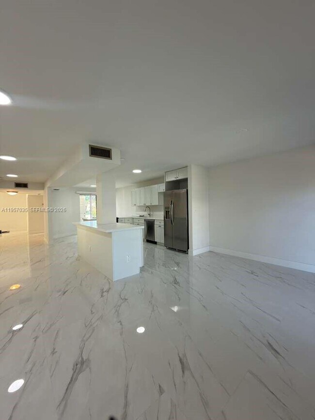 Building Photo - 9719 N New River Canal Rd