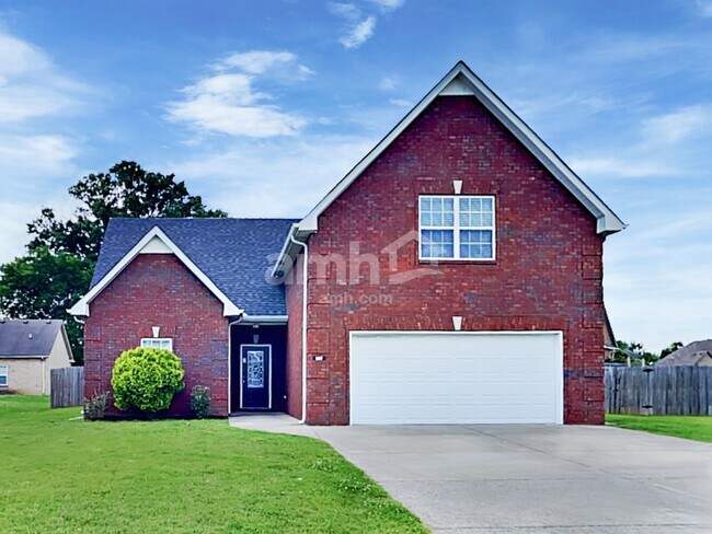 Primary Photo - 107 Buster St