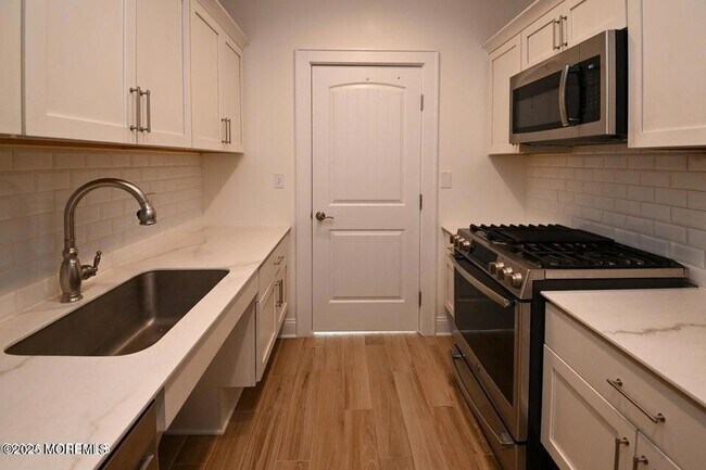 Building Photo - 206 NJ-71