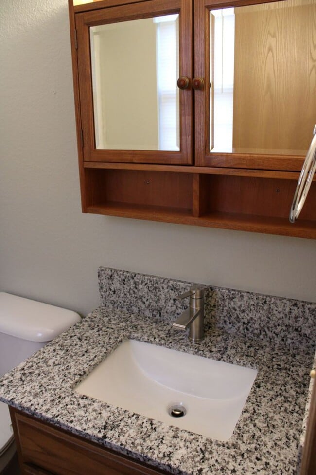 Building Photo - Newly Updated With Fresh Paint, Flooring & Countertops Throughout!