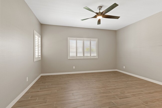 Building Photo - Beautiful 3 bedroom plus den!