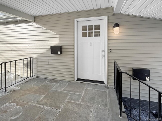 Building Photo - 4332 Albany Post Rd