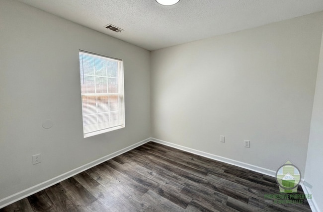 Building Photo - 522 Mcneely Cir