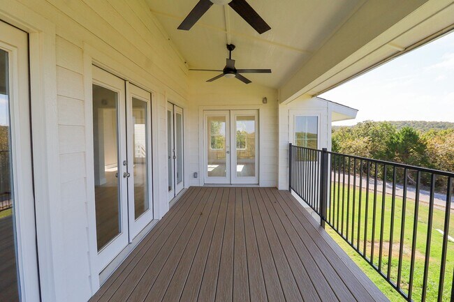 Building Photo - 4 Bed | 3 Bath on Keystone Lake!