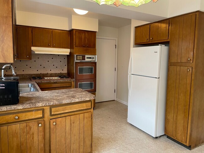 Building Photo - 4650 N Central Ave