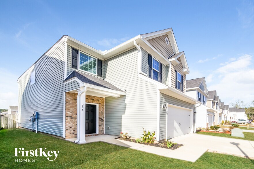 Building Photo - 208 Longford Dr