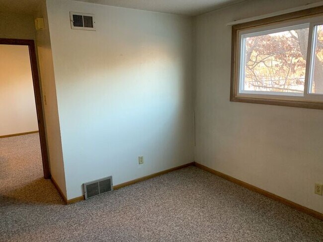 Building Photo - $995 | 1 Bedroom, 1 Bathroom Apartment | Cat Friendly* | Available for August 1st, 2026 Move In!