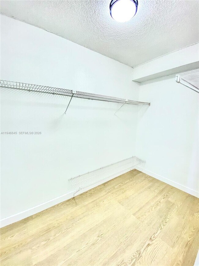 Building Photo - 1200 NE Miami Gardens Dr