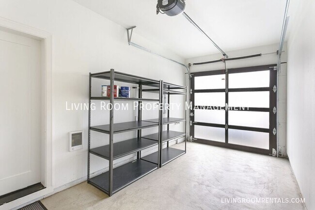 Building Photo - 314 N Ivy St