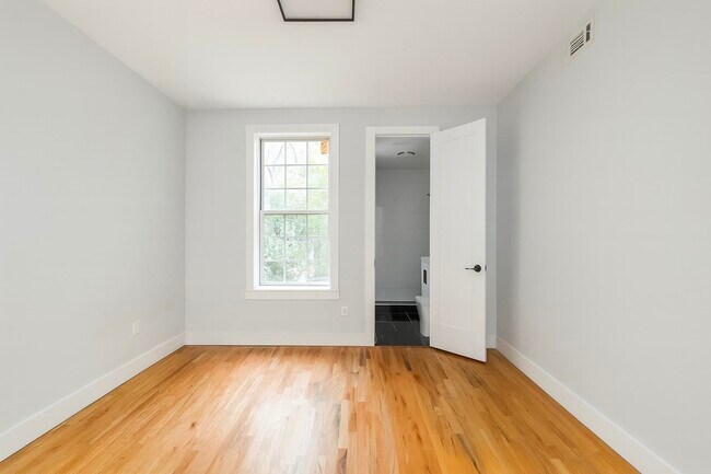 Building Photo - 308 Clerk St