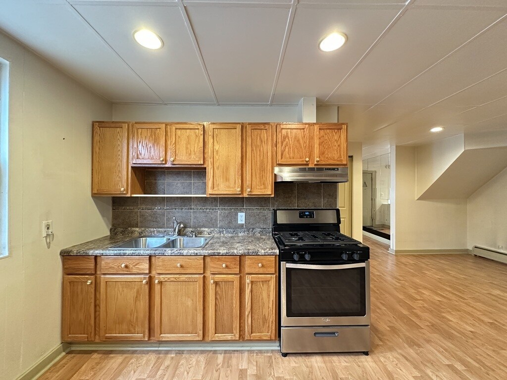 Building Photo - 3734 W Wabansia Ave