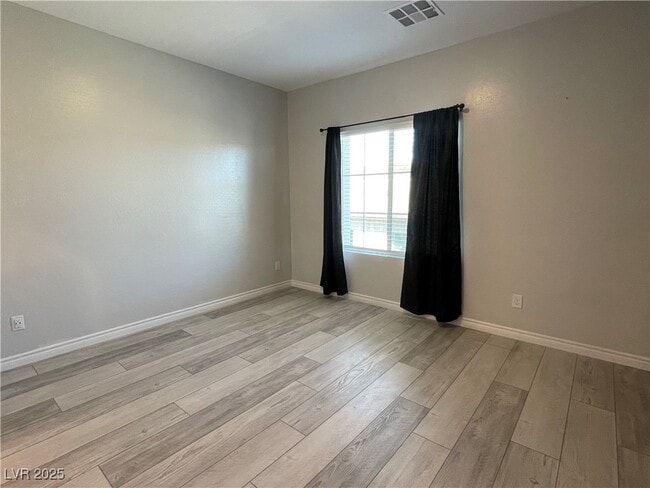 Building Photo - 600 Carriage Hill Dr