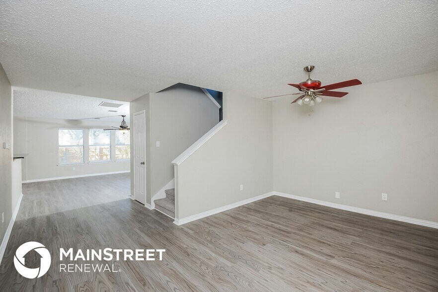 Building Photo - 4612 Palm Ridge Dr