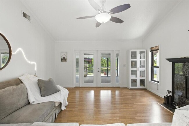 Building Photo - 563 Belltower Ave