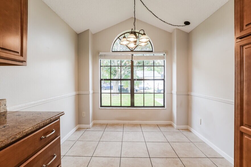 Building Photo - 1006 Burnett St