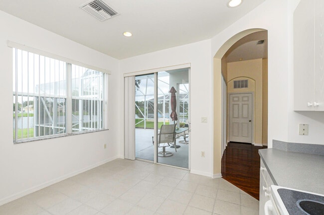 Building Photo - 522 SW Indian Key Dr