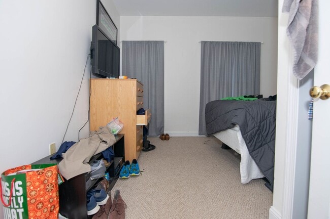 Building Photo - WOW!!  NO FEE!!!   BRIGHTON CENTER 3 BED/2.5 BATH WITH PARKING INCLUDED FOR JUNE 1ST!!
