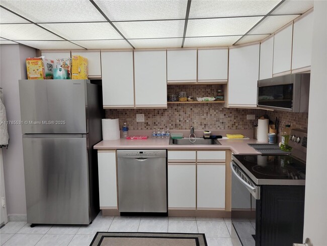 Building Photo - 251 174th St