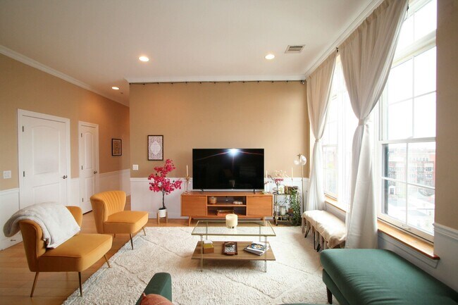 Building Photo - 769 Montgomery St