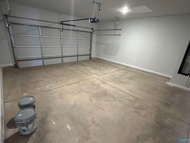 Building Photo - 184 Little Britain St