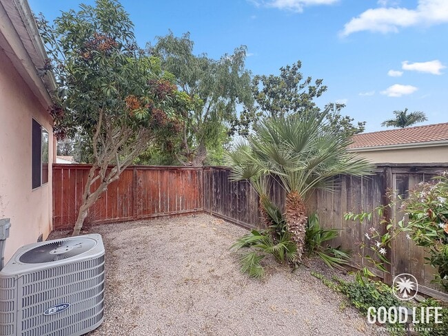 Building Photo - Inviting 2BD/1BA Gated Home in Vista with a 2 Car Garage, Private Yard & Community Amenities