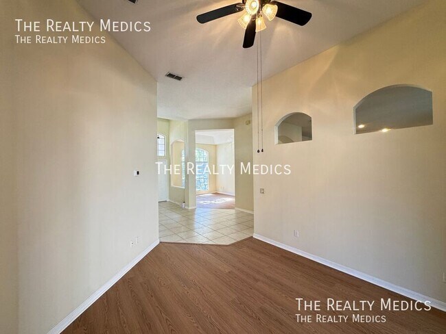 Building Photo - 7823 Fernleaf Dr