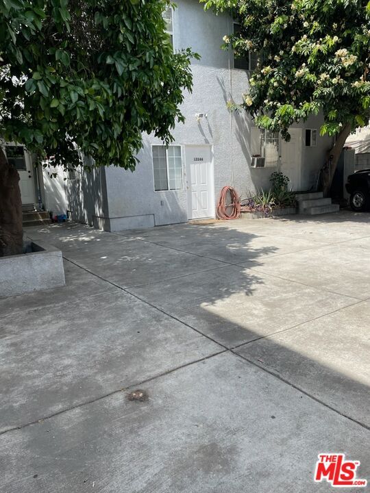 Building Photo - 12244 Vanowen St