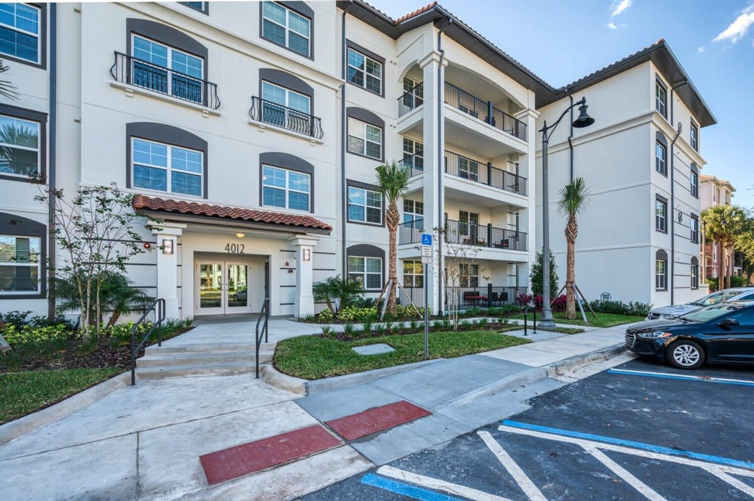 Building Photo - 4001 Breakview Dr