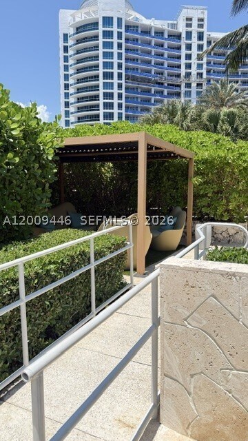 Building Photo - 5875 Collins Ave