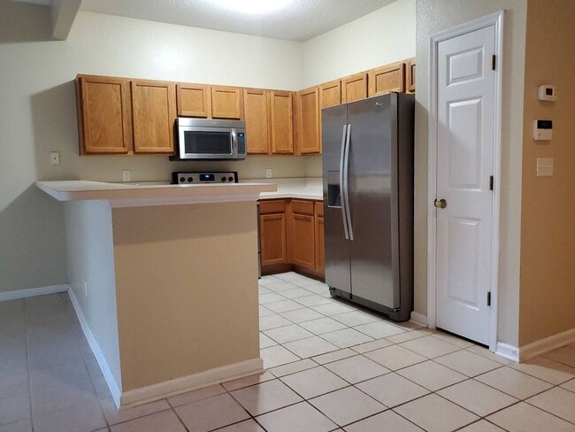 Building Photo - Lovely 2/2.5 in Bartram Park