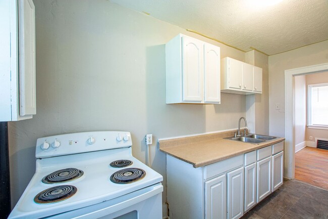 Building Photo - 2202 Wirt St