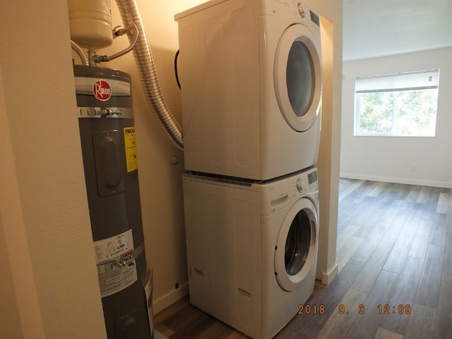 Building Photo - 12544 15th Ave NE