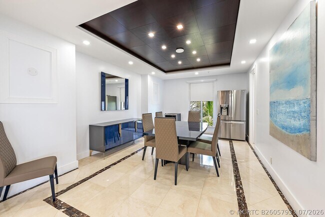 Building Photo - 2070 N Ocean Blvd