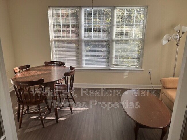 Building Photo - 929 Morreene Rd