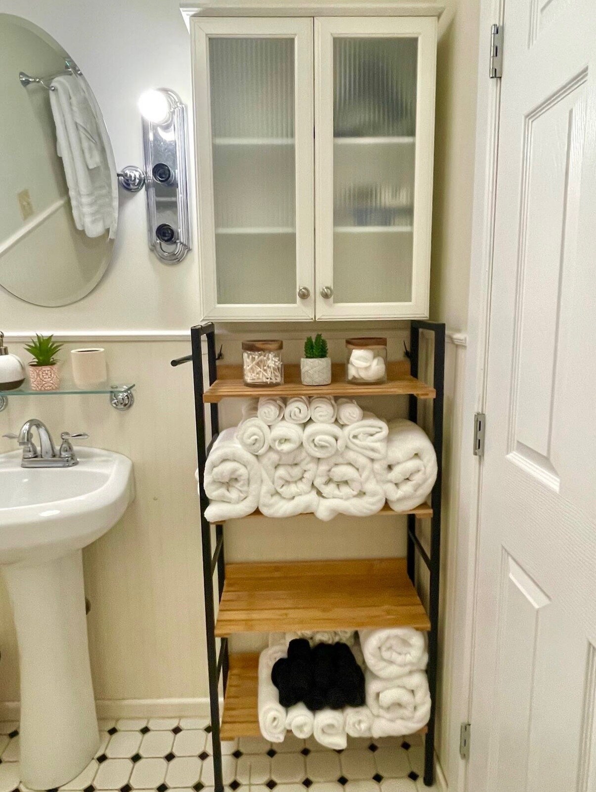 Building Photo - 1515 W Concho Ave