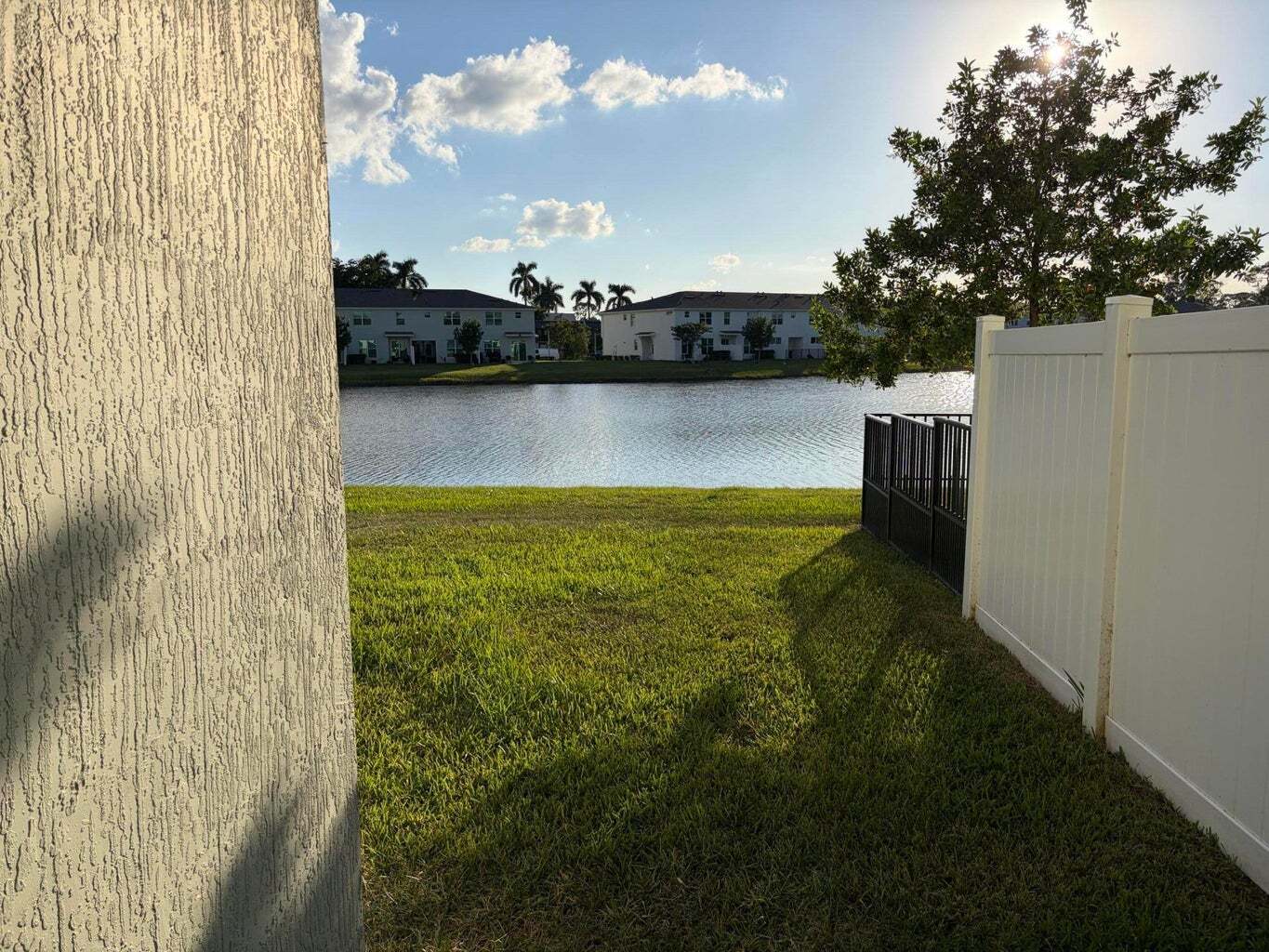 Building Photo - 4181 Lagoon Shore Dr