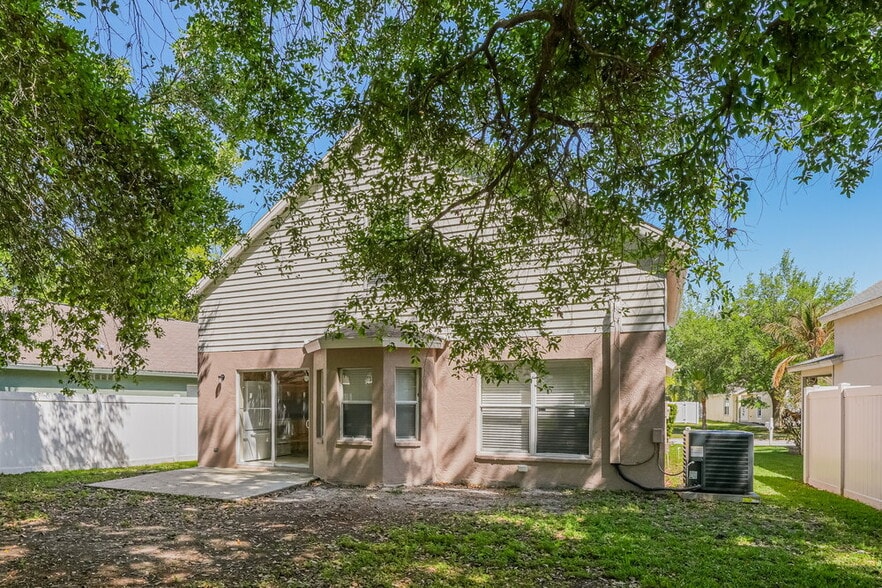 Building Photo - 5133 Anclote River St