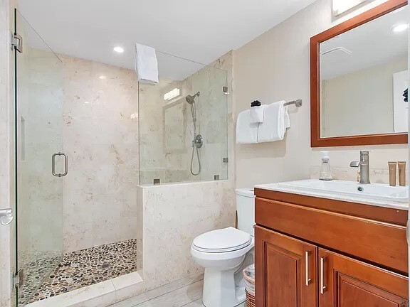 Building Photo - 735 San Fernando Pl
