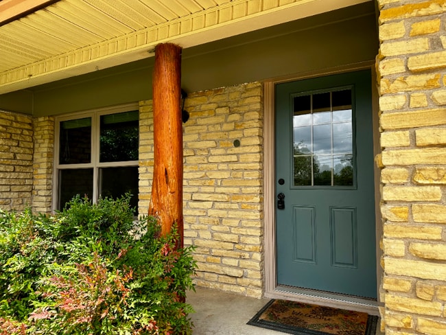 Building Photo - 8919 Whippoorwill Dr