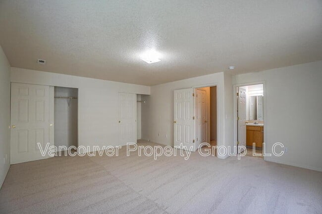 Building Photo - 11715 NE 31st St