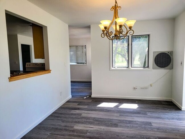 Building Photo - Fresh Air Country Living 4 Bedroom, 2.5 bath