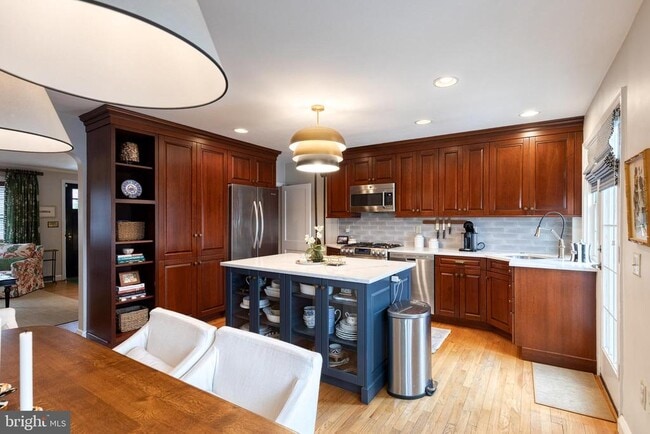 Building Photo - 39 Regester Ave