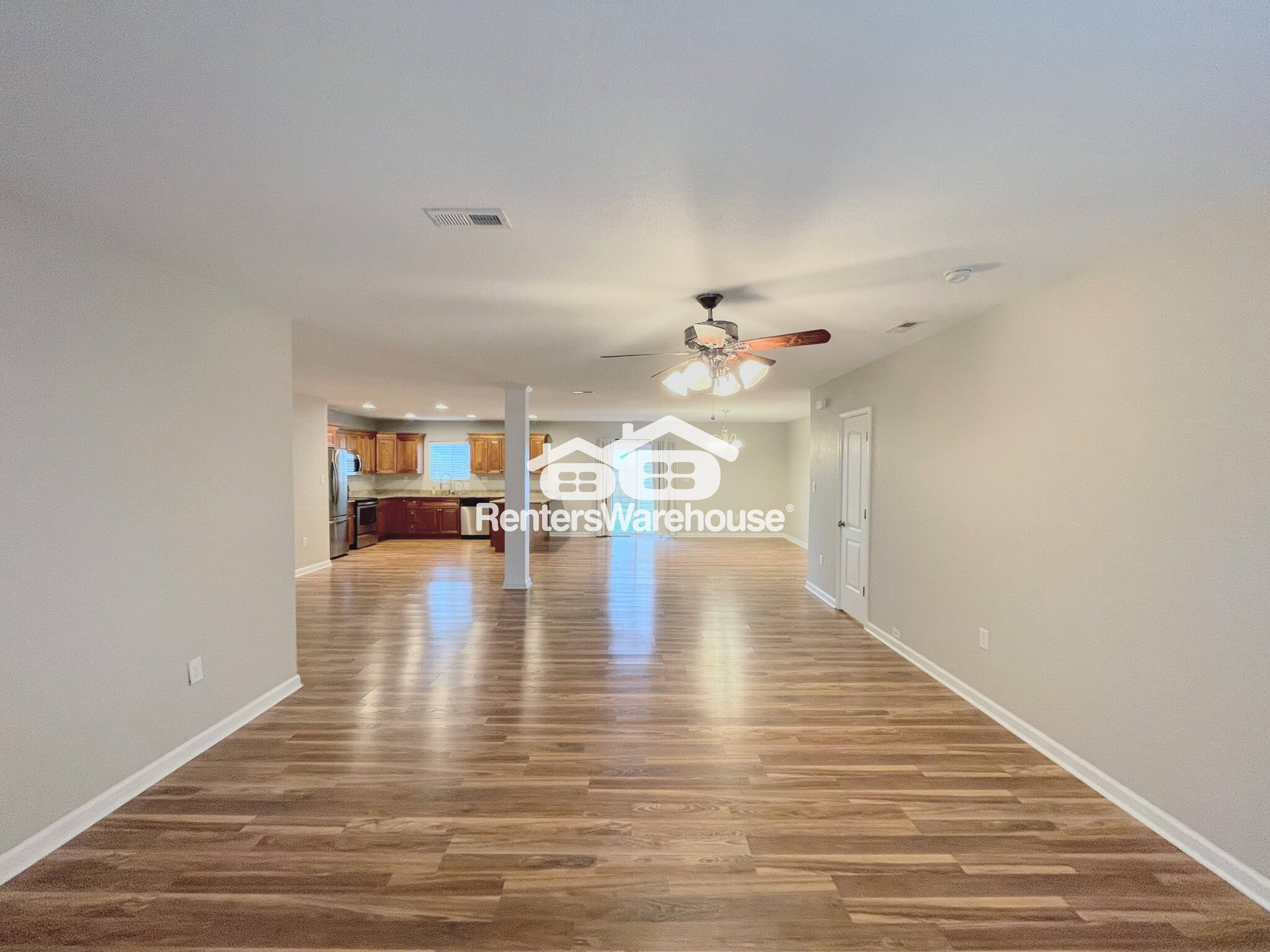 Building Photo - 3417 Peronne Ave